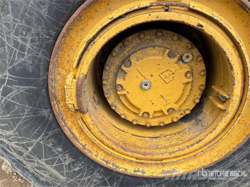 CAT 740B 연결식 홀러