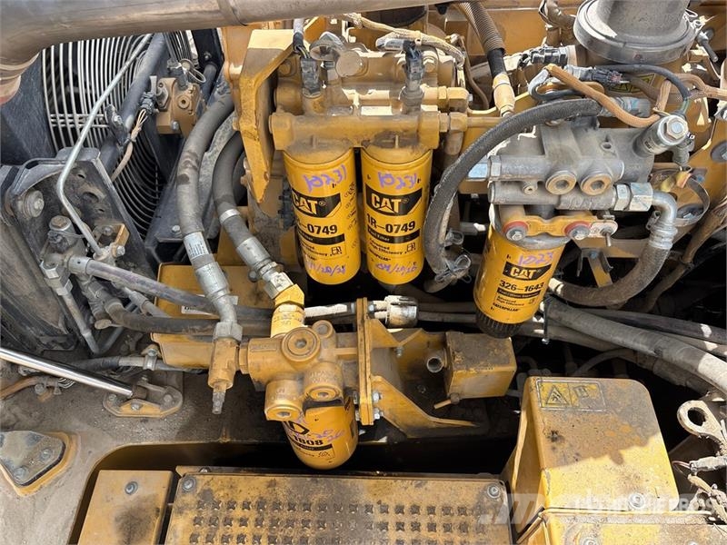 CAT 740B 연결식 홀러