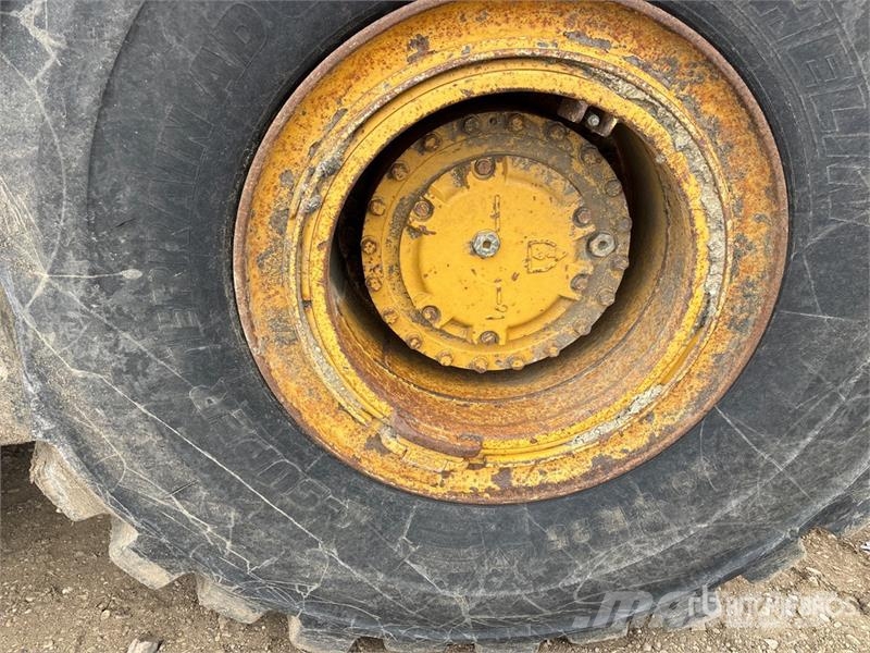 CAT 740B 연결식 홀러