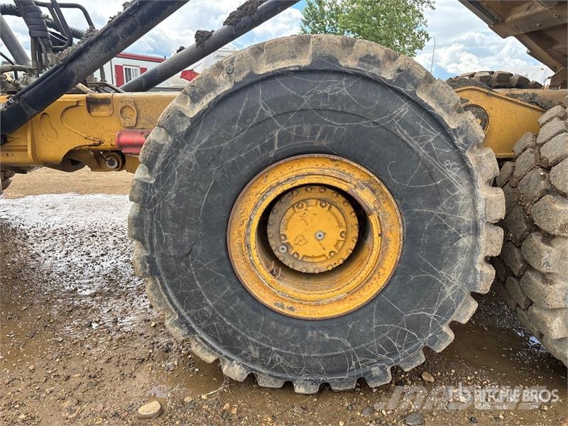 CAT 740B 연결식 홀러