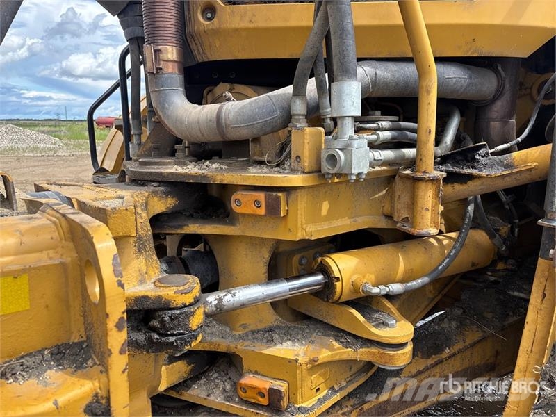 CAT 740B 연결식 홀러