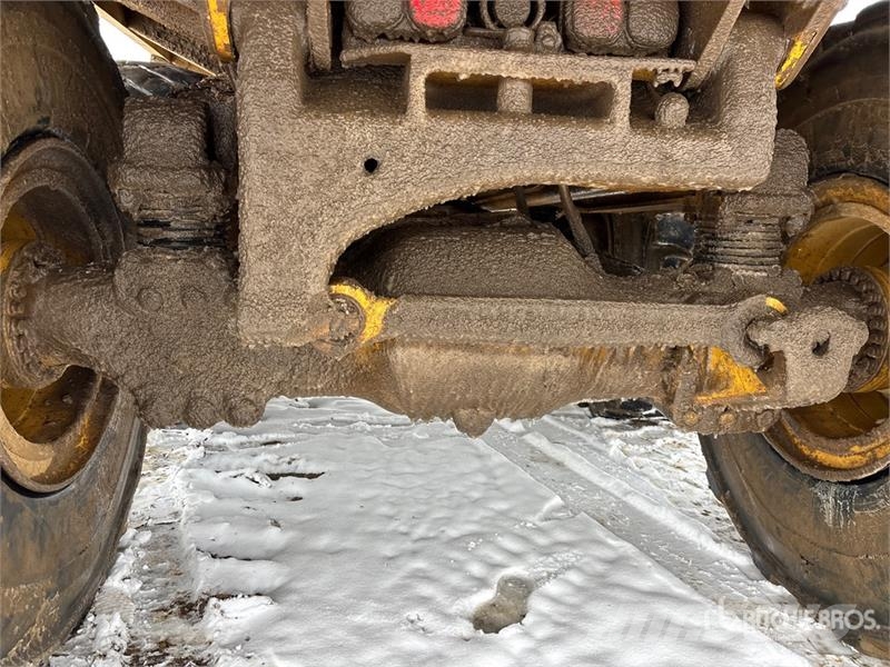CAT 740BEJ Ejector Articulated Dump Truck Csuklósdömperek