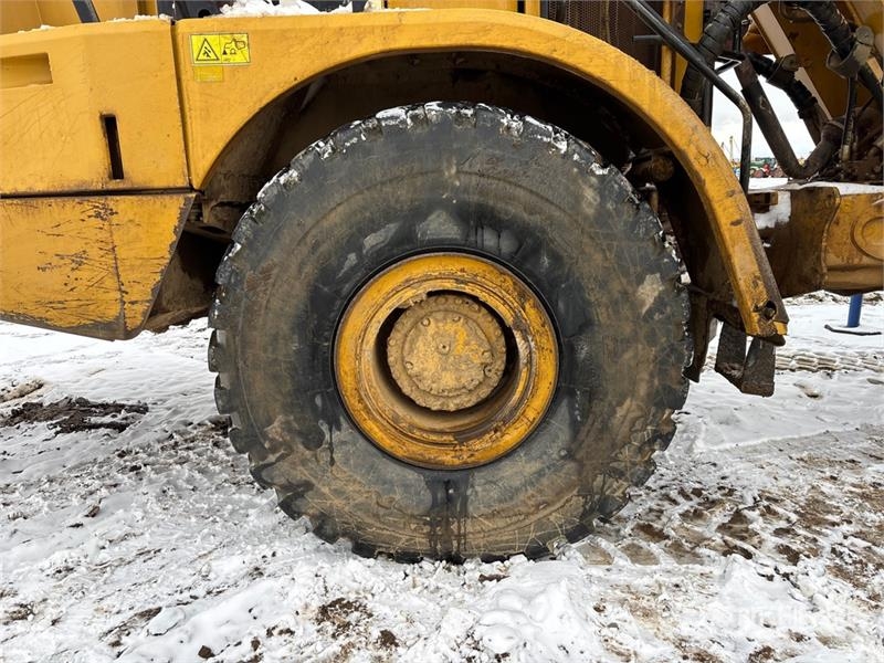 CAT 740BEJ Ejector Articulated Dump Truck Csuklósdömperek