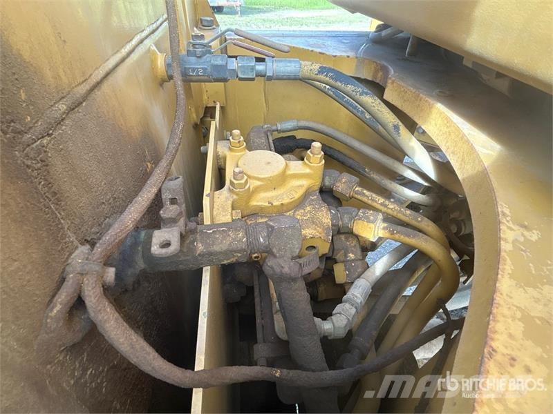 CAT 815F Уплътнители за почва
