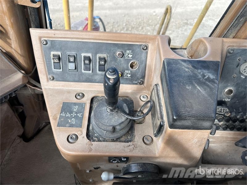 CAT 815F Уплътнители за почва
