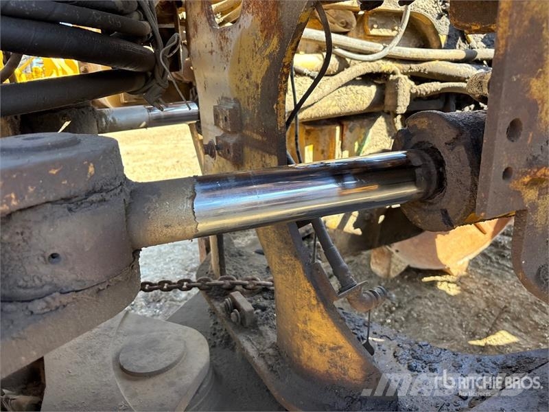 CAT 826G ضاغطات التربة