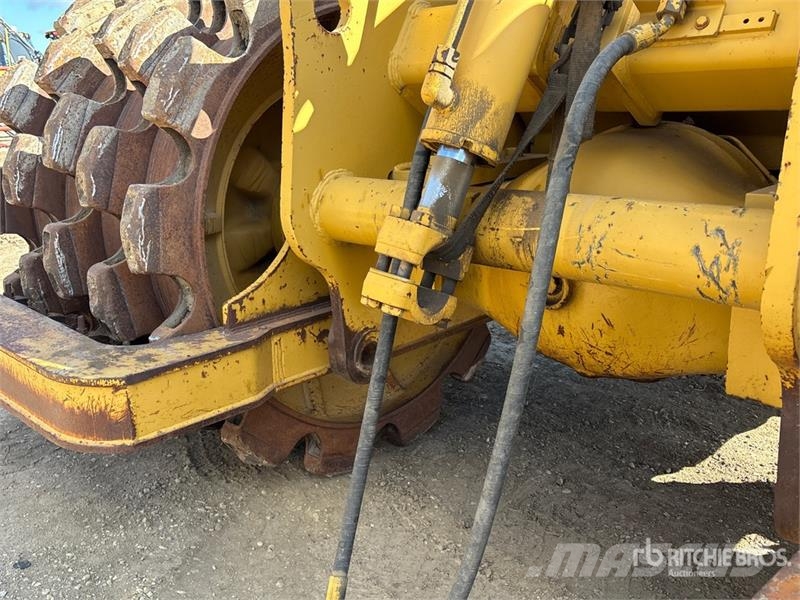 CAT 826G Kompaktorji tal