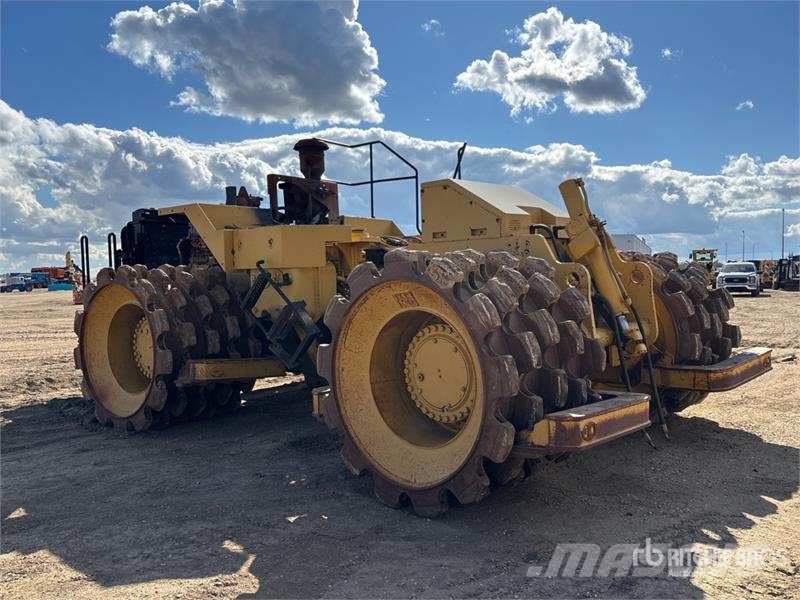 CAT 826G Kompaktorji tal