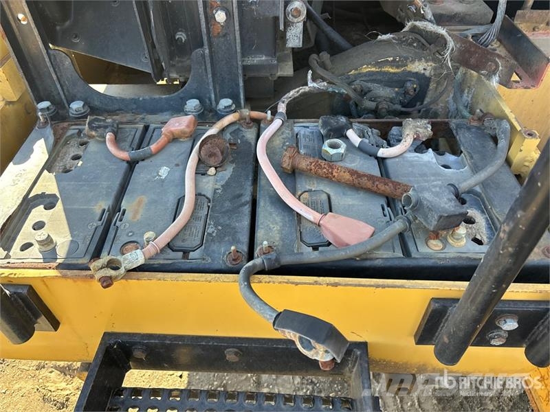 CAT 826G Kompaktorji tal