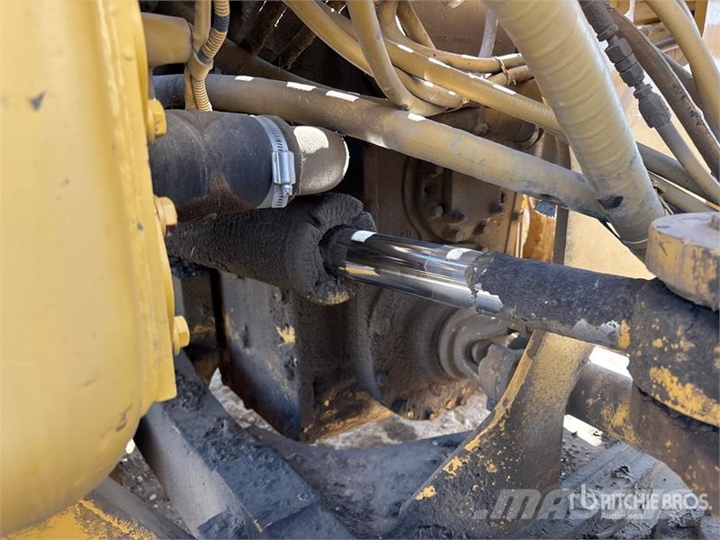 CAT 826G Kompaktorji tal