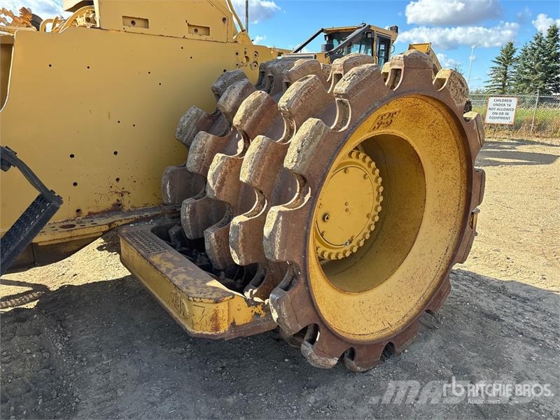 CAT 826G Kompaktorji tal