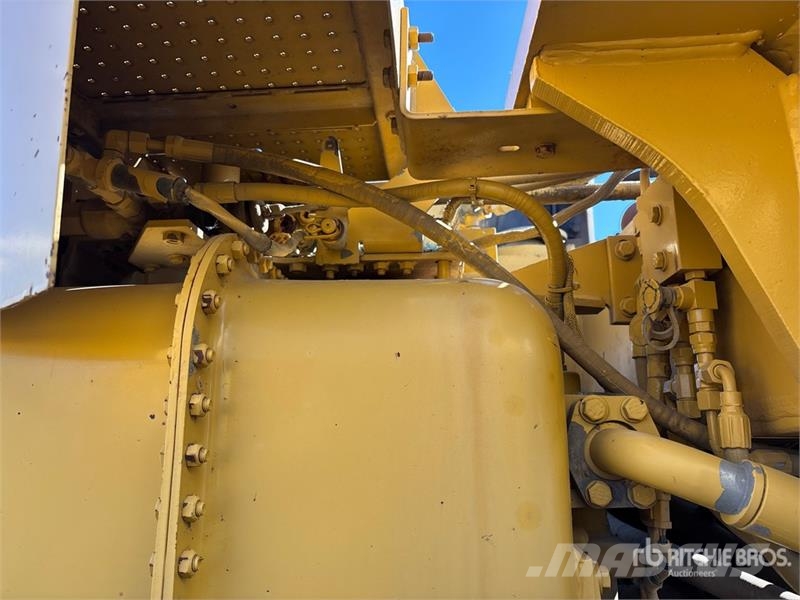 CAT 826G Kompaktorji tal