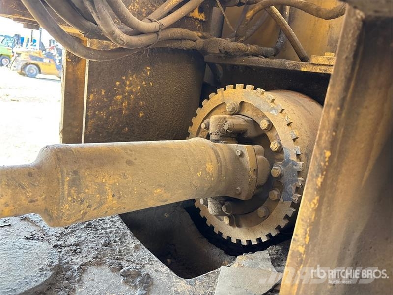 CAT 826G Kompaktorji tal