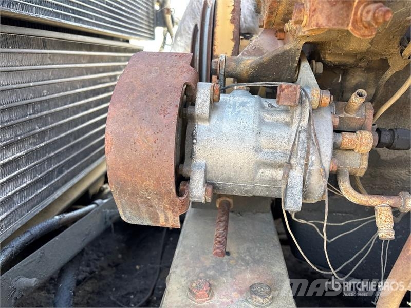 CAT 826G Kompaktorji tal