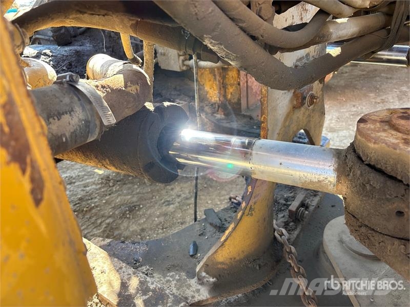 CAT 826G ضاغطات التربة