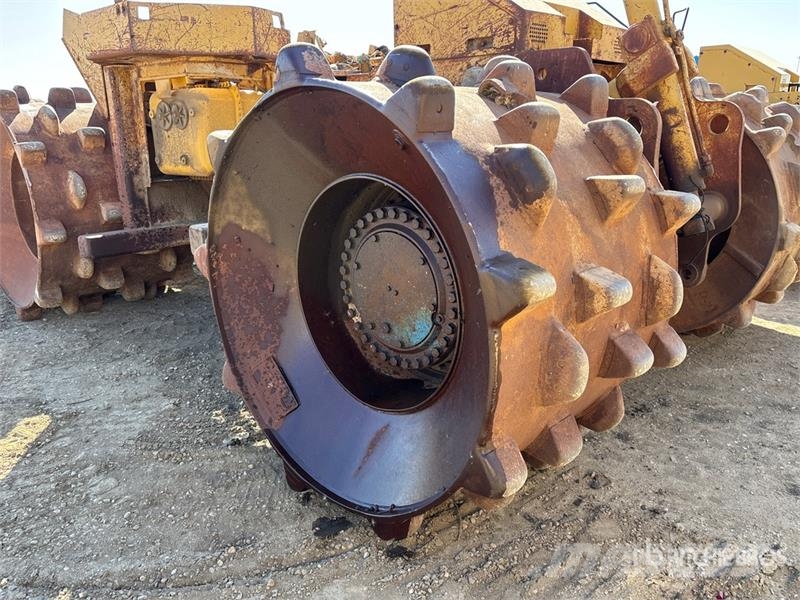 CAT 826G ضاغطات التربة