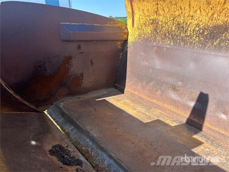CAT 8C 4 Tire Hydraulic Pull Scraper Schaber