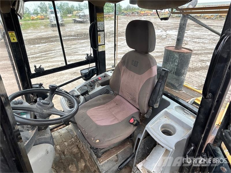 CAT 908H Cargadoras sobre ruedas