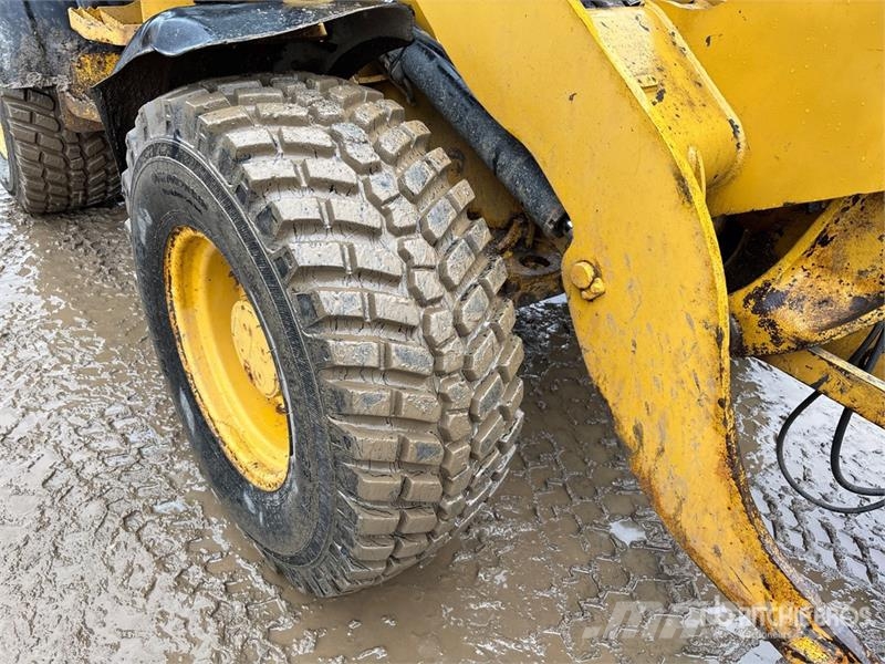 CAT 908H Cargadoras sobre ruedas