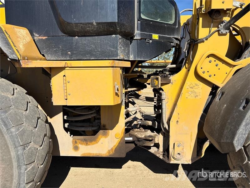 CAT 924K Wheel Loader Фронтальні навантажувачі