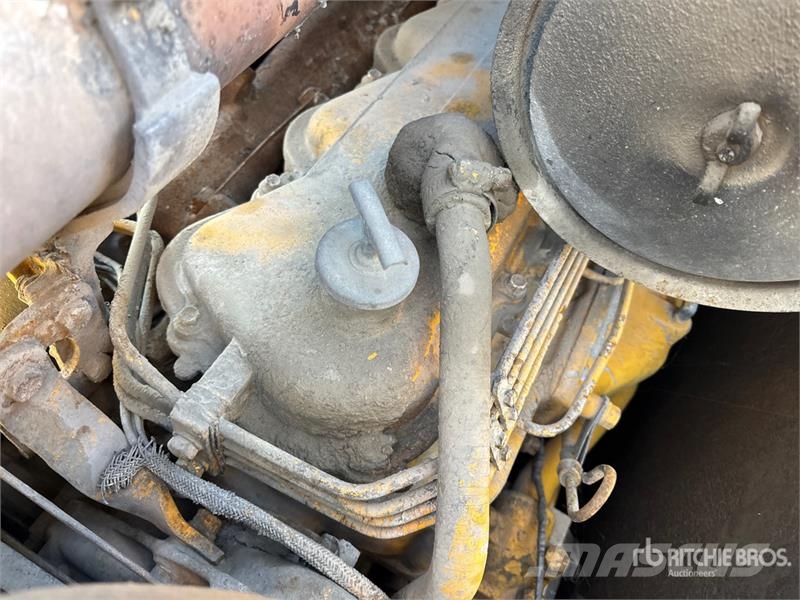 CAT 931 Lánctalpas homlokrakodók