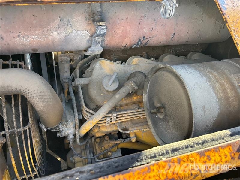 CAT 931 Lánctalpas homlokrakodók