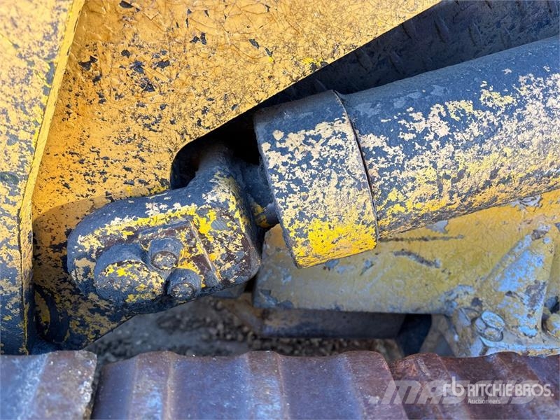 CAT 931 Lánctalpas homlokrakodók