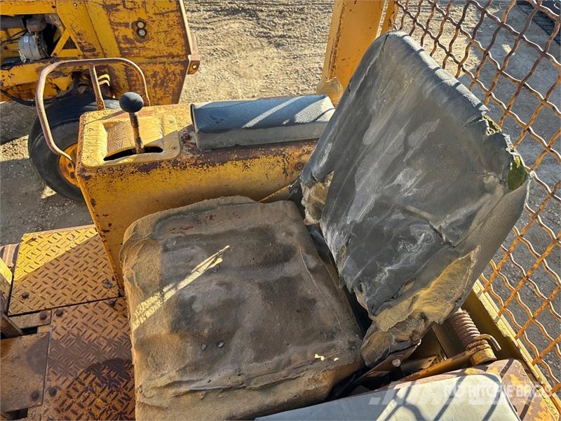 CAT 931 Lánctalpas homlokrakodók