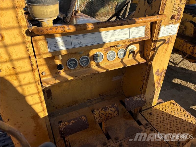 CAT 931 Lánctalpas homlokrakodók