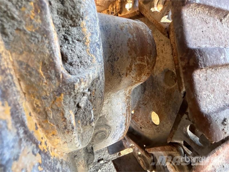 CAT 931 Lánctalpas homlokrakodók