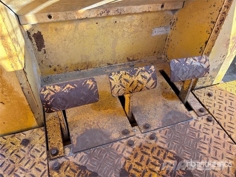 CAT 931 Lánctalpas homlokrakodók