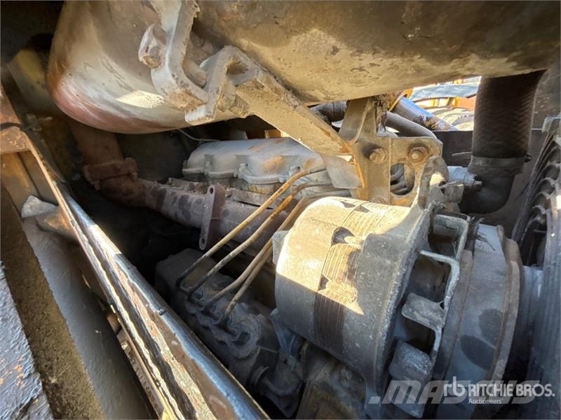 CAT 931 Lánctalpas homlokrakodók