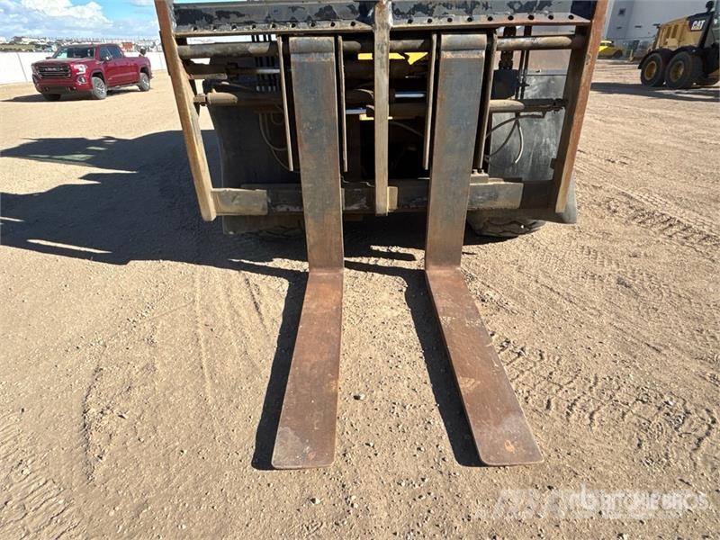 CAT 938G Rough Terrain Forklift Arazi tipi forklift