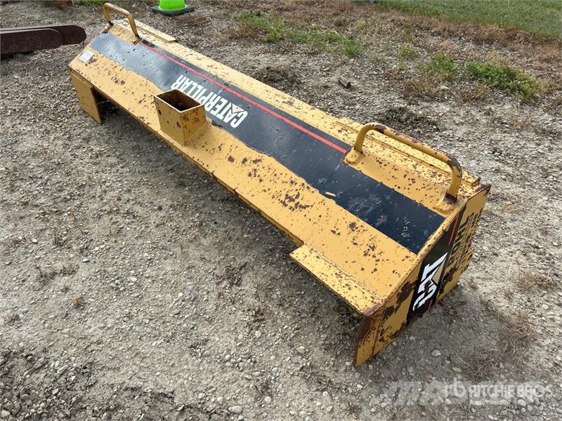 CAT 95 in Push Block Dozer Attachment معدات البناء - غير ذلك