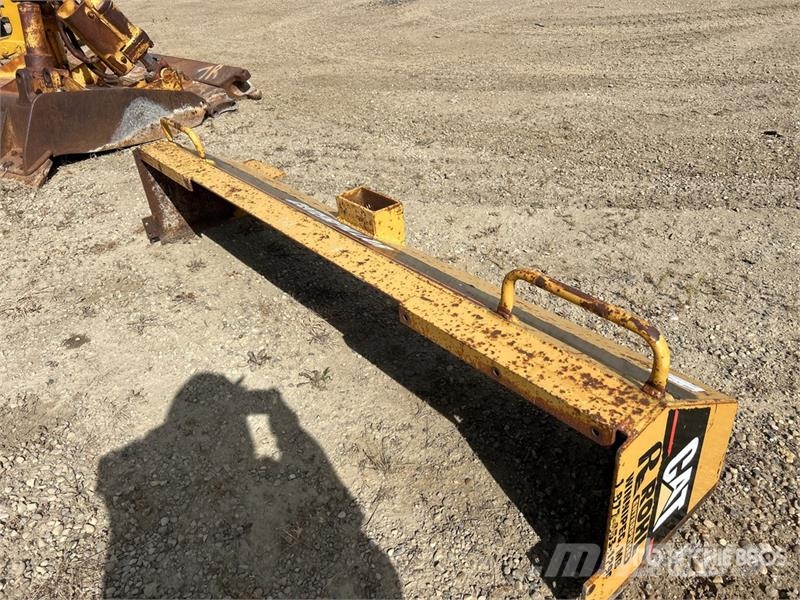 CAT 95 in Push Block Dozer Attachment معدات البناء - غير ذلك