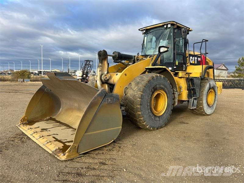 CAT 966M Wheel Loader Gumikerekes homlokrakodók