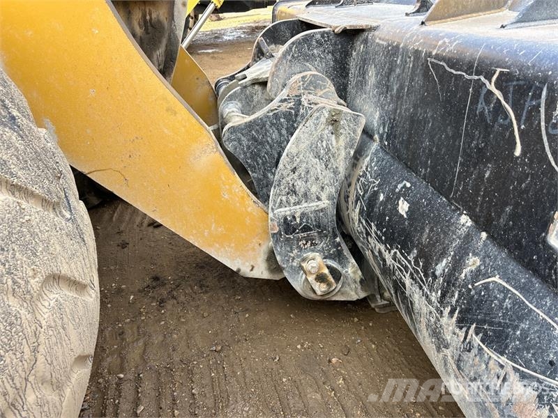 CAT 966M Wheel Loader Gumikerekes homlokrakodók
