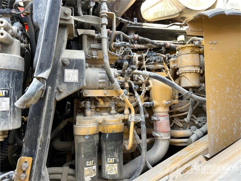 CAT 966M Wheel Loader Gumikerekes homlokrakodók