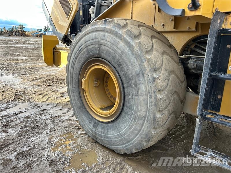 CAT 966M Wheel Loader Gumikerekes homlokrakodók