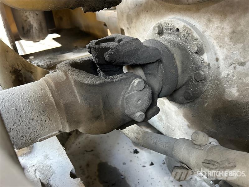 CAT 966M Wheel Loader Gumikerekes homlokrakodók