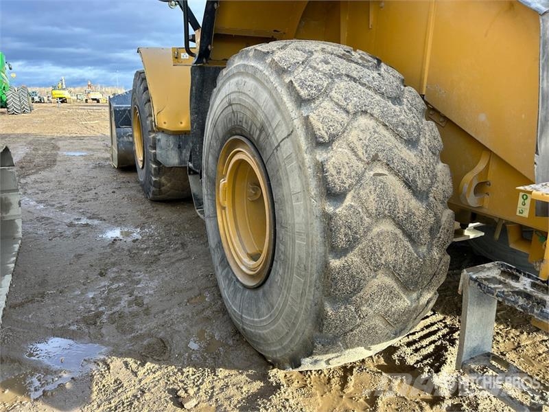 CAT 966M Wheel Loader Gumikerekes homlokrakodók