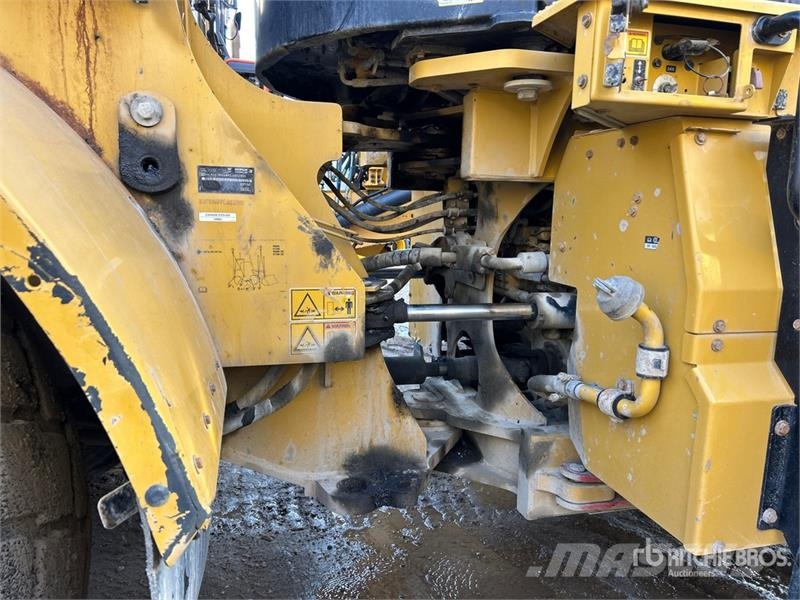 CAT 966M Wheel Loader Gumikerekes homlokrakodók