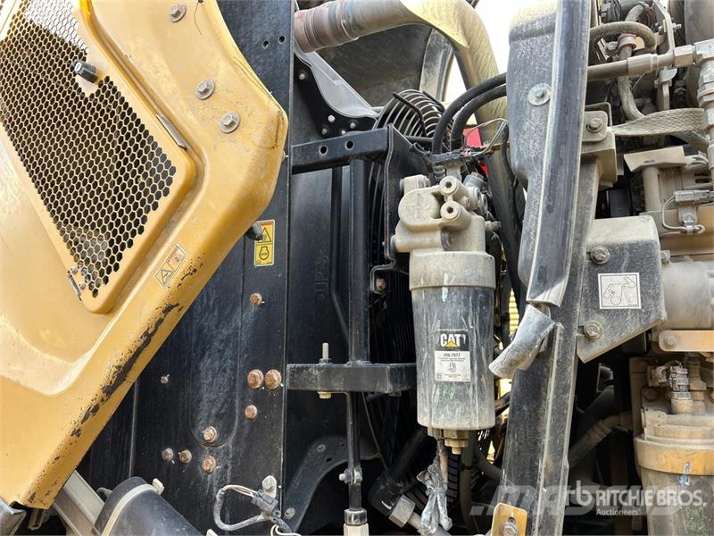 CAT 966M Wheel Loader Gumikerekes homlokrakodók
