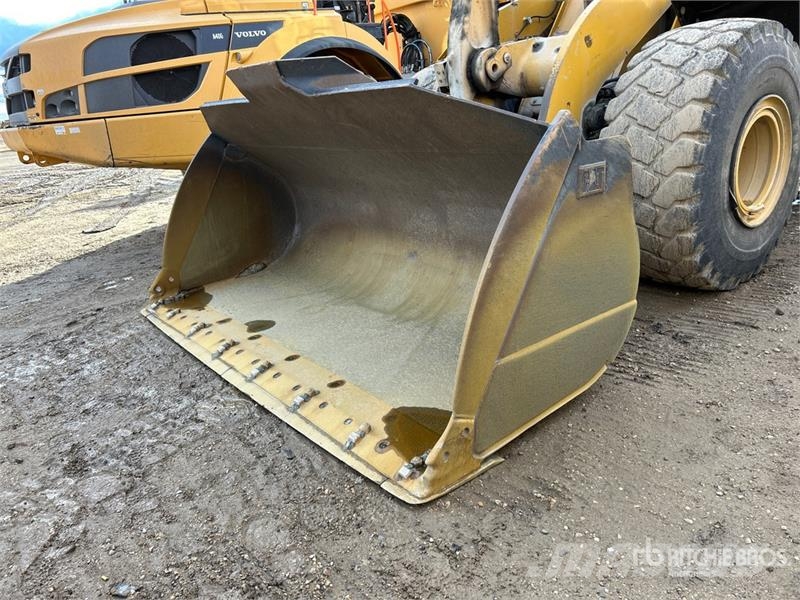 CAT 966M Wheel Loader Gumikerekes homlokrakodók