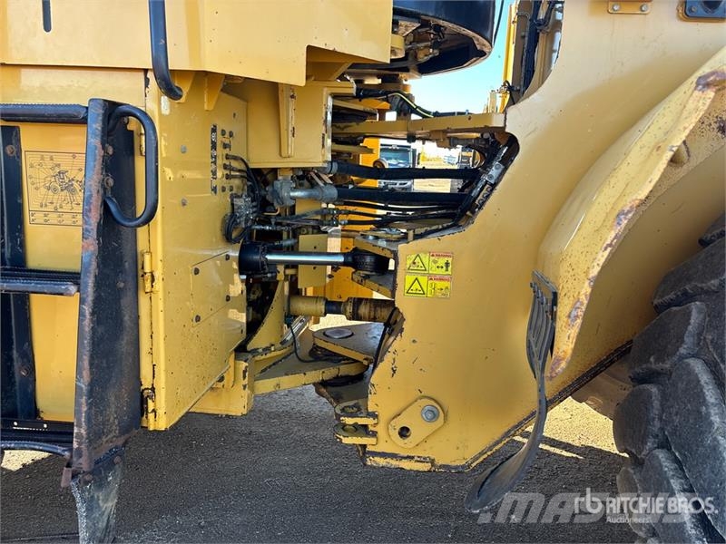 CAT 980K لوادر بعجل