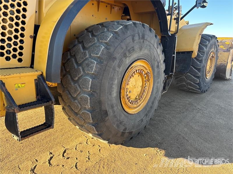 CAT 980K لوادر بعجل