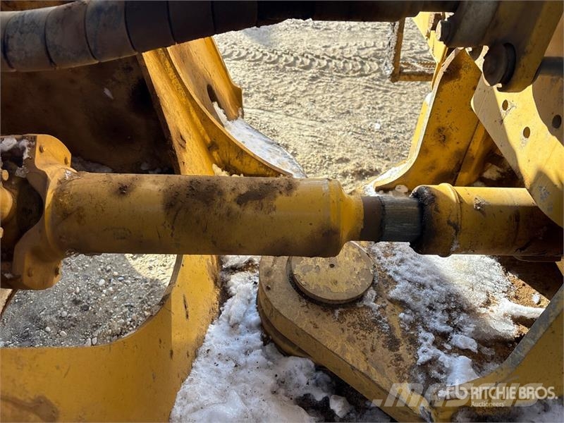 CAT 980M Gumikerekes homlokrakodók