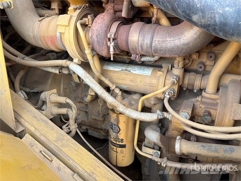 CAT 980M Gumikerekes homlokrakodók