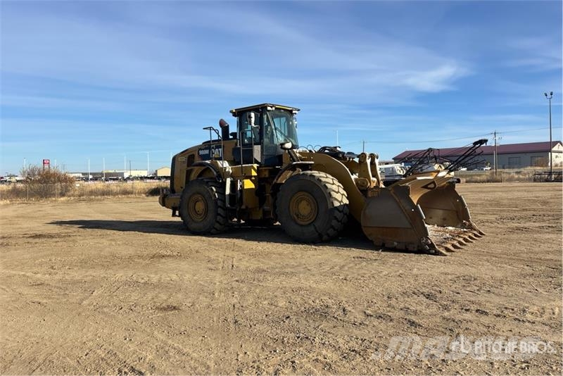 CAT 980M Gumikerekes homlokrakodók