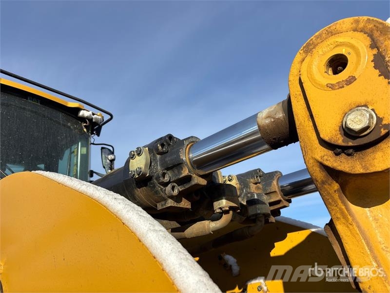 CAT 980M Gumikerekes homlokrakodók
